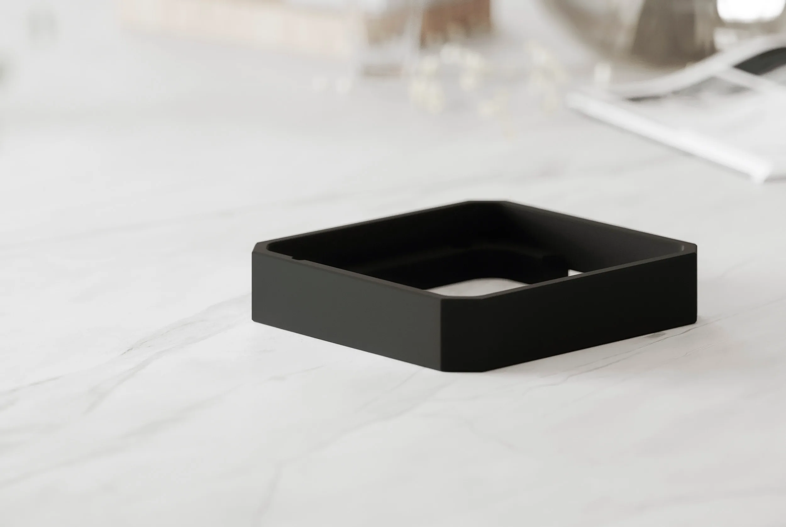 Подставка из алюминия Matt Obsidian с USB